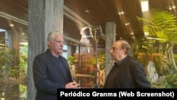 Miguel Díaz-Canel y el periodista Ignacio Ramonet en el Palacio de la Revolución, en La Habana, el 11 de mayo de 2024.