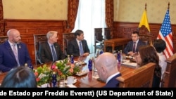 El secretario de Estado, Marco Rubio, se reúne con el presidente ecuatoriano Daniel Noboa y miembros del gabinete ecuatoriano en Quito, Ecuador, el 4 de septiembre de 2025.