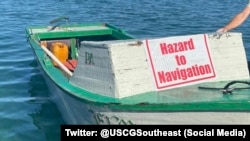 Una balsa en la que se trasladaban los migrantes cubanos detenidos por la Patrulla Fronteriza.