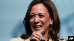 La vicepresidenta de EEUU Kamala, candidata a la presidencia en 2024, habla en el Grand Boulé de Zeta Phi Beta Sorority, Inc. 24/07/ 2024 (AP Photo/Darron Cummings)