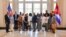 El encargado de negocios de EEUU en Cuba recibió en su hogar a representantes de la sociedad civil cubana. 