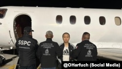 El ciudadano chino Zhi Dong Zhang fue extraditado por Cuba a México y luego trasladado a EEUU.