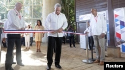 El presidente designado de Cuba, Miguel Díaz-Canel inaugura la Feria Internacional de La Habana.