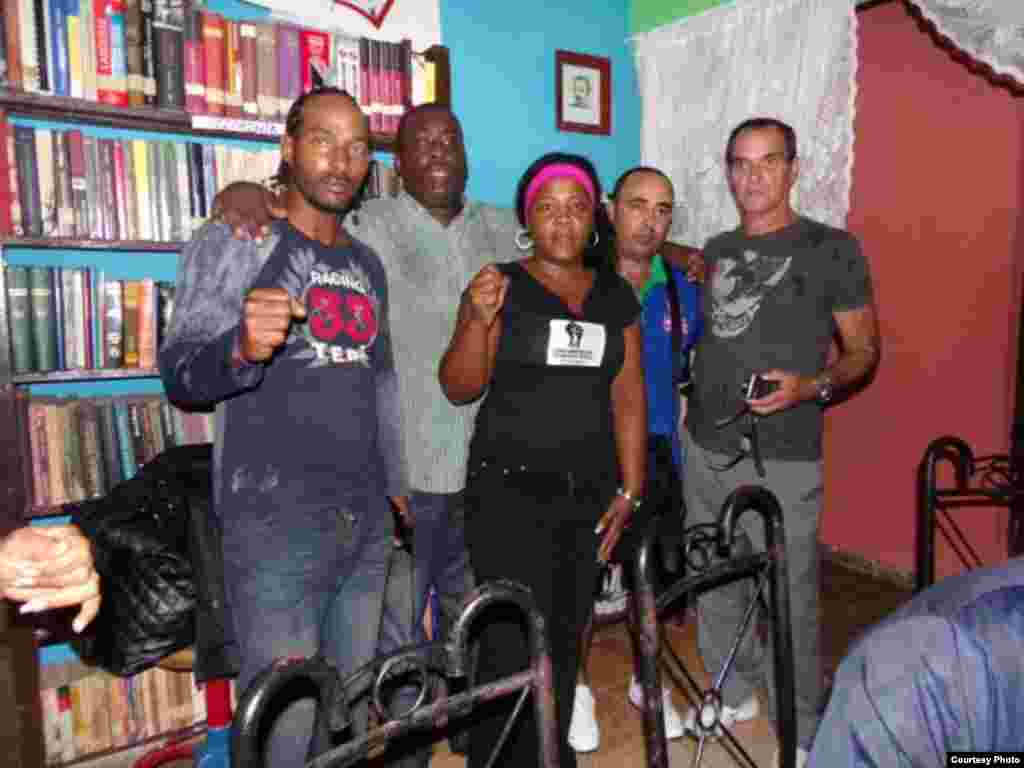 También acordaron aumentar la distribución de discos, volantes y pasquines y crear bancos de discos compactos con información sobre el trabajo de la oposición en la isla como modo de mantener una comunicación abierta con la población.