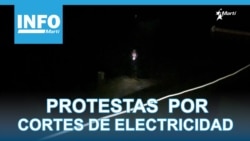 Protestas en Cuba ante cortes de electricidad
“Queremos corriente, queremos comida”, gritaron vecinos de la barriada de jabaquito en Bayamo, en la noche de este martes 21 de mayo de 2021