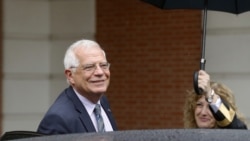 Exiliados molestos con canciller español Exiliados molestos con canciller español