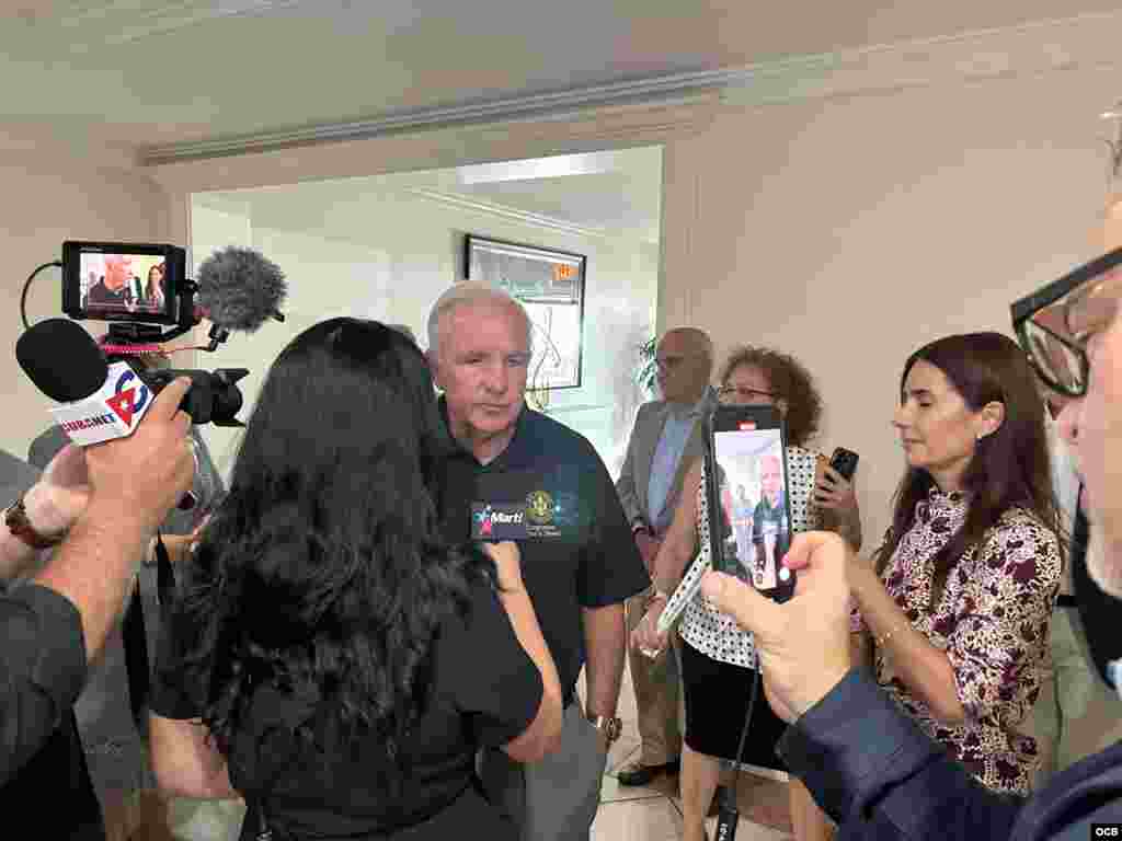 Entrevista al Congresista Carlos Giménez en la Conferencia Internacional "Salvar a Cuba".