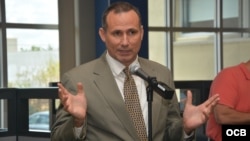José Daniel Ferrer, líder de UNPACU, durante una visita a las instalaciones de Radio Televisión Martí. (Archivo)