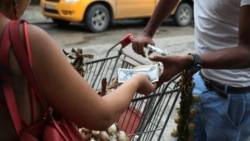 Unificación monetaria afectará más a quienes no reciben remesas Unificación monetaria afectará más a quienes no reciben remesas