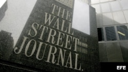 Vista de la fachada de las oficinas de "The Wall Street Journal" en Nueva York (EEUU).