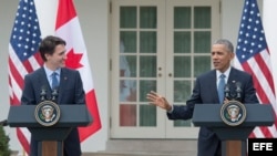 El presidente de Estados Unidos Barack Obama y el primer ministro de Canadá Justin Trudeau (d-i), durante una rueda de prensa conjunta en la Casa Blanca en Washington (10 de marzo, 2016).