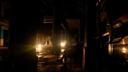 "Seguimos a oscuras": Cubanos en apagón pese a la puesta en marcha del Sistema Eléctrico Nacional "Seguimos a oscuras": Cubanos en apagón pese a la puesta en marcha del Sistema Eléctrico Nacional