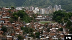 Hasta el viernes 1 de agosto de 2014, el lanzador Aroldis Chapman había salvado 25 juegos consecutivos.