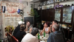 Nuevos ricos en Cuba no solo se dejan ver sino que hacen alarde de su riqueza Nuevos ricos en Cuba no solo se dejan ver sino que hacen alarde de su riqueza