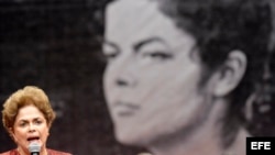 La presidenta brasileña Dilma Rousseff, suspendida de sus funciones por un juicio de destitución, habla en un acto hoy, miércoles 24 de agosto de 2016, en Brasilia (Brasil).