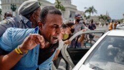 Esposa de Rosell García logra que, tras 17 días, abandone la huelga de hambre Esposa de Rosell García logra que, tras 17 días, abandone la huelga de hambre