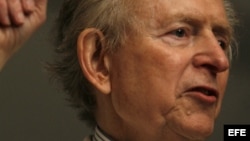 El escritor estadounidense Tom Wolfe