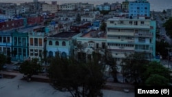 Vista aérea de un barrio de La Habana, Cuba, en medio de un apagón. 