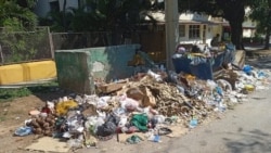 Vecinos del Vedado denuncian insalubridad por basura acumulada y contenedores en mal estado, cerca de centros de salud. Vecinos del Vedado denuncian insalubridad por basura acumulada y contenedores en mal estado, cerca de centros de salud.
