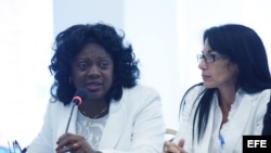 Berta Soler (i) y Leticia Ramos (d) el 8 de abril de 2016, en Washington DC.
