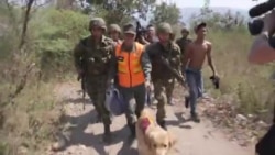 VIDEO. Así se fugan dos desertores de la Guardia Nacional de Venezuela VIDEO. Así se fugan dos desertores de la Guardia Nacional de Venezuela