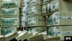 Dólares estadounidenses.