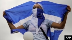 Una integrante del grupo "Madres de Abril" protesta por los hijos caídos durante las manifestaciones contra Daniel Ortega.