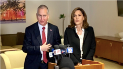 Legisladores proponen que las entrevistas para reunificación familiar sean en la base de Guantánamo Legisladores proponen que las entrevistas para reunificación familiar sean en la base de Guantánamo