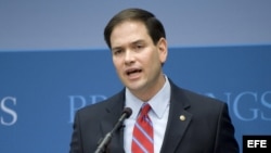 El senador Marco Rubio se quejó al New York Times de que el diario esté promoviendo el turismo a Cuba.