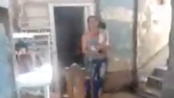 Llevan años viviendo en este edificio que las autoridades amenazan con desalojar Llevan años viviendo en este edificio que las autoridades amenazan con desalojar