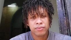 Músico cubano exige con su violín libertad de rapero contestatario Músico cubano exige con su violín libertad de rapero contestatario