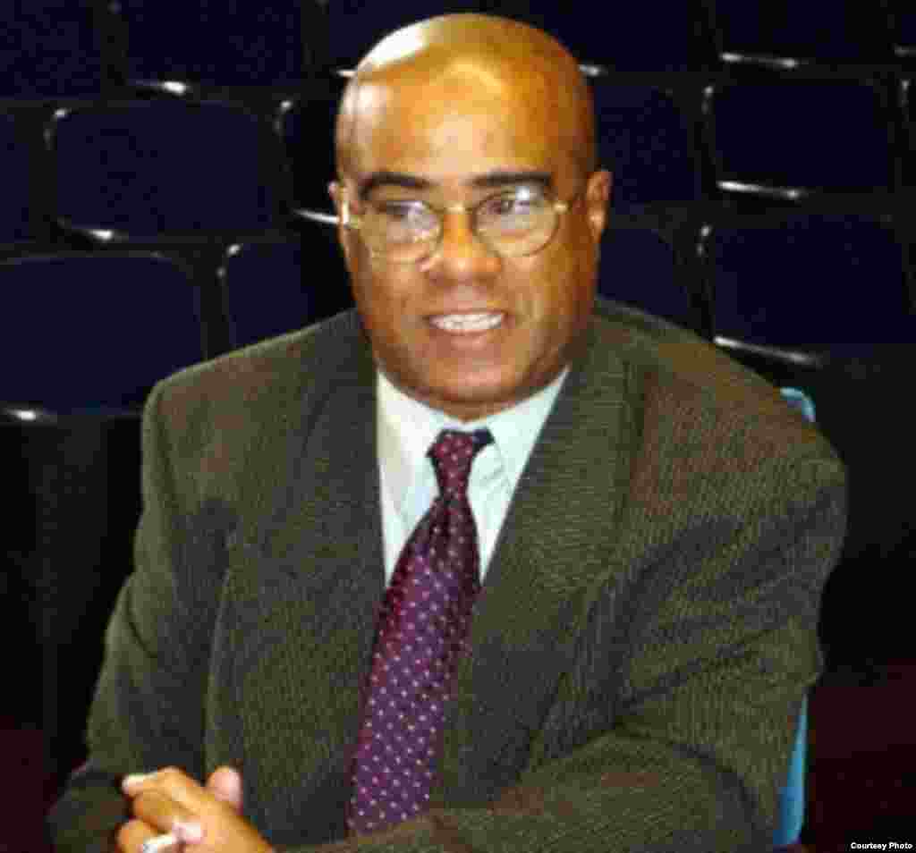 La intolerancia prima en las acciones de los que ejercen el poder, el país sigue más cerrado a pesar de las aperturas, y más emigración que indica que el “pueblo no cree en el régimen ni espera nada satisfactorio”. La población no compra  la idea de que el nuevo marco de relaciones representa una mejoría en su vida porque “están convencidos de que lo que ha ocurrido es   un intercambio de relaciones entre gobiernos y no entre pueblos”.