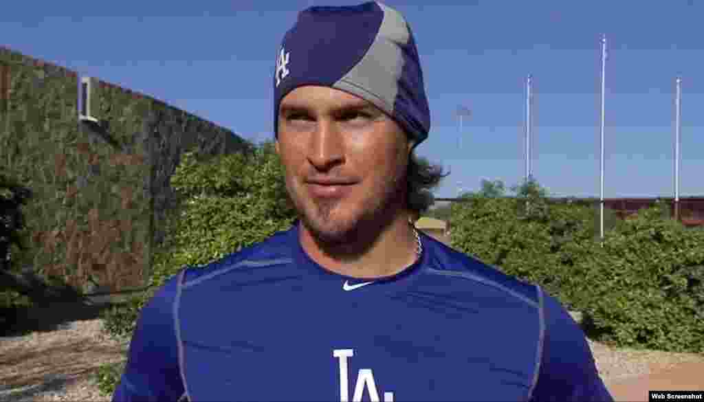 Yasmani Grandal (Habana, 1988) batea para .271 (55 imparables en 203 veces al bate), con 13 cuadrangulares y 34 carreras impulsadas. A la defensiva ha cometido un error en 505 entradas.  