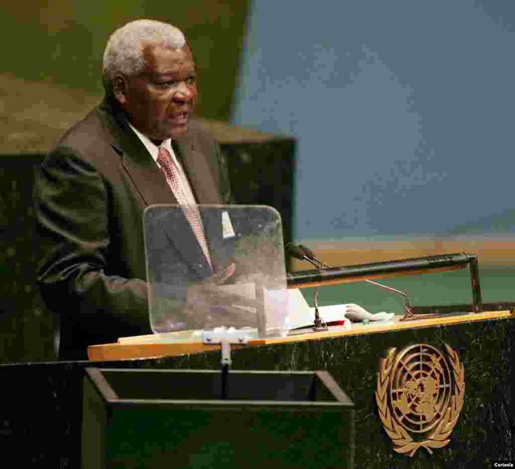 Esteban Lazo Hernandez ante la 61 Asamblea General de Naciones Unidas en la sede de Naciones Unidas en Nueva York, Estados Unidos.