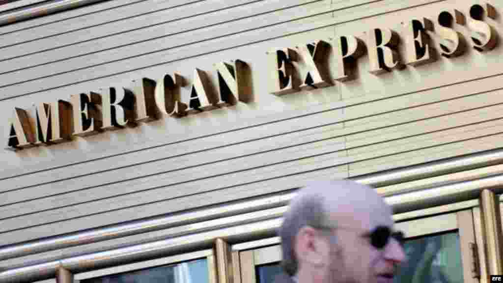 Esos viajeros autorizados podrán abrir y mantener cuentas bancarias en Cuba para tener acceso a fondos para transacciones mientras se encuentren en ese país. 