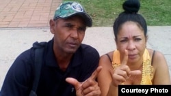 Aymara Nieto Muñoz junto a su esposo, el opositor Ismael Boris Reñí. (Foto cortesía de CubaNet)