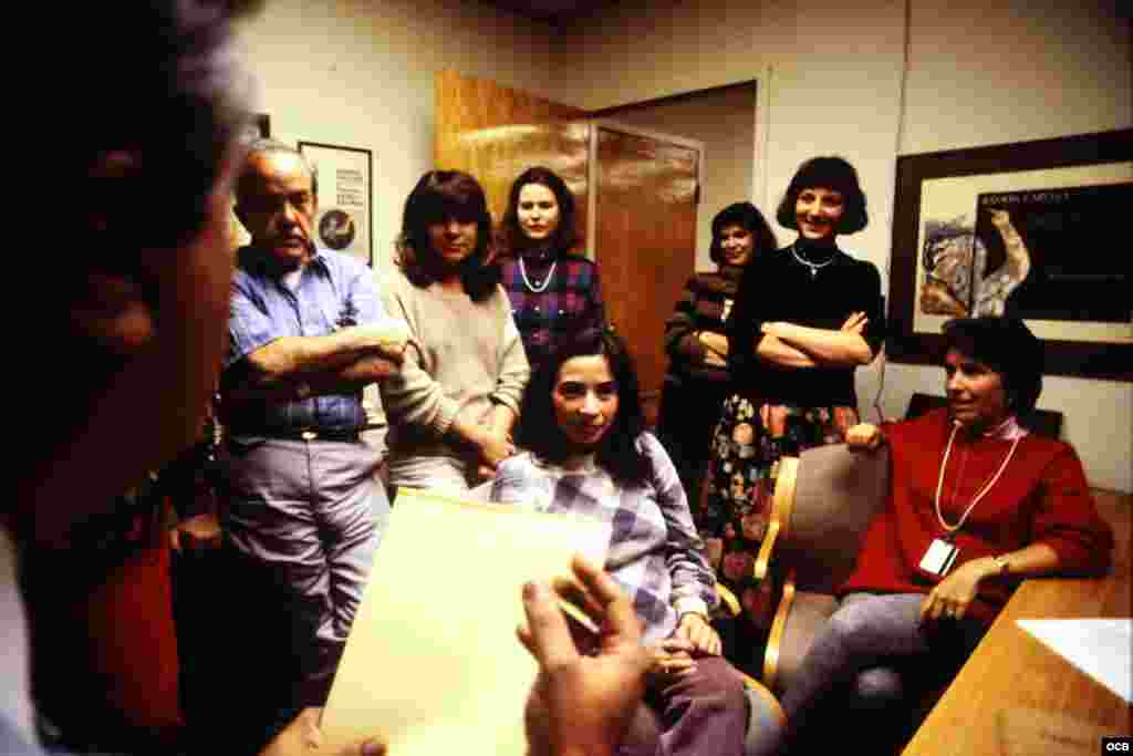 Escritores, locutores y periodistas, Celedonio Rodríguez, Margarita Rojo, Lidia Billon, Silvia Font y Annette Borges.