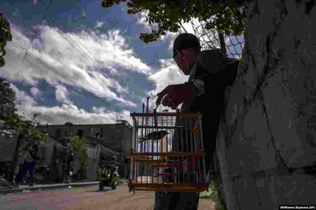 Odlanier Santiago Rodríguez, quien fue acusado de participar en protestas contra el gobierno en julio del año pasado y liberado tras 22 días en prisión.