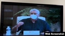 Miguel Díaz-Canel comparece ante la televisión estatal.