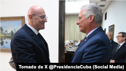 Díaz-Canel y el vicepresidente del Gobierno ruso, Dmitry Chernyshenko en La Habana.